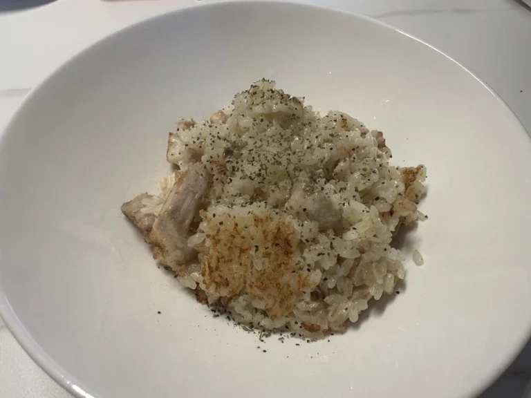 닭고기 파에야 완성 접시