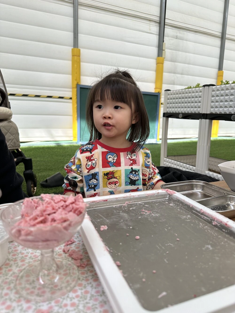 完成した手作りいちごアイスクリーム