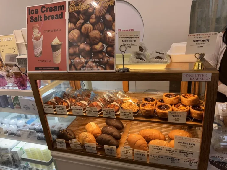 수원시청역 핑크버터 베이크샵 소금빵 디저트 맛집