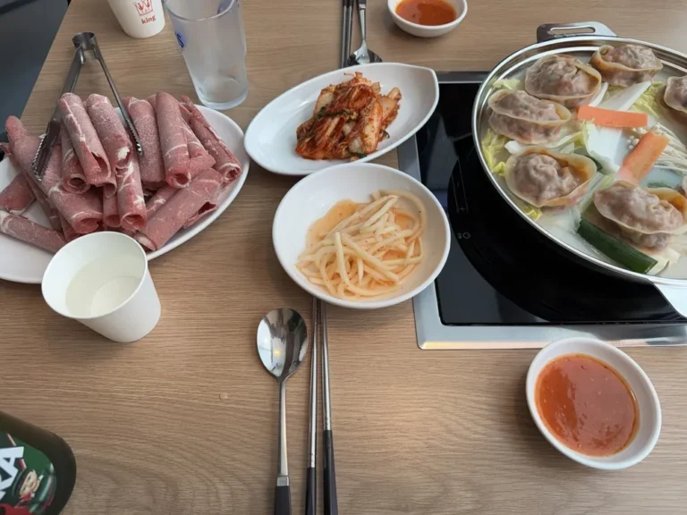 수원 인계동 마마스만두 샤브만두전골 상차림