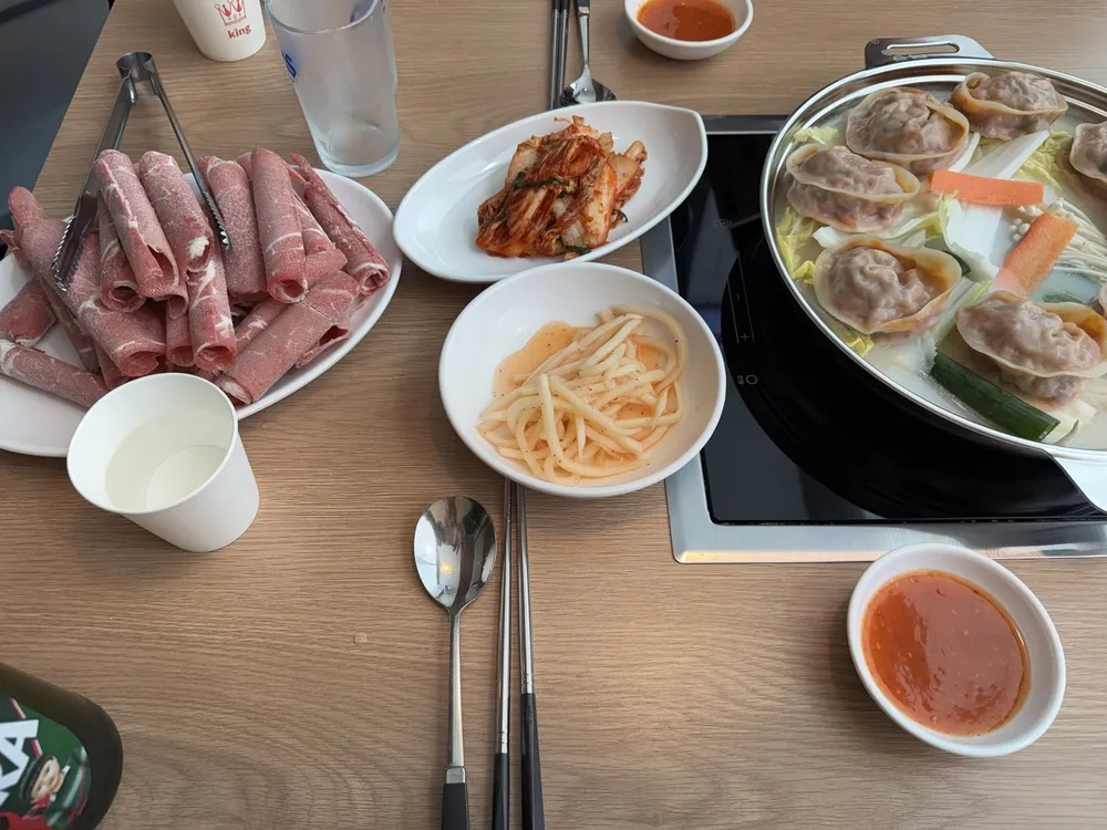 수원 인계동 맛집 마마스만두의 푸짐한 샤브만두전골