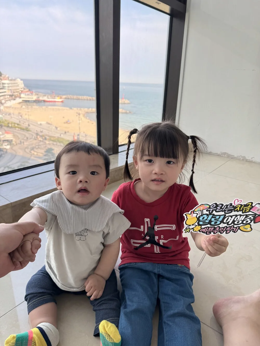 부산 해운대 팔레드시즈 오션뷰 숙소에서 가족 여행 사진