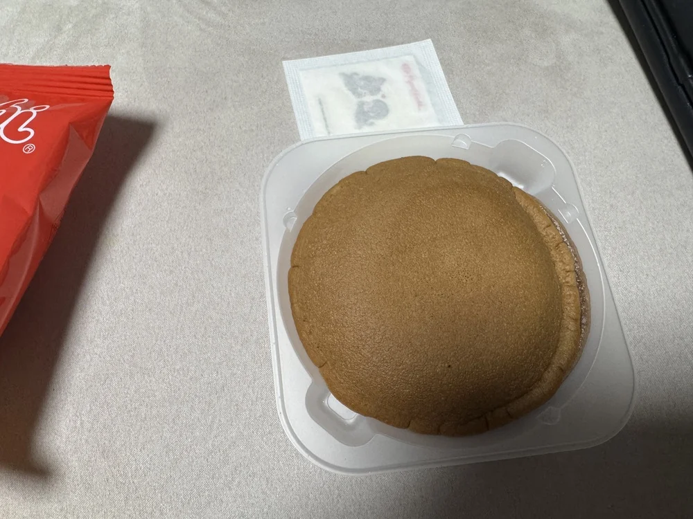 GS25 몬치치 초코모찌팬케이크 오픈 모습