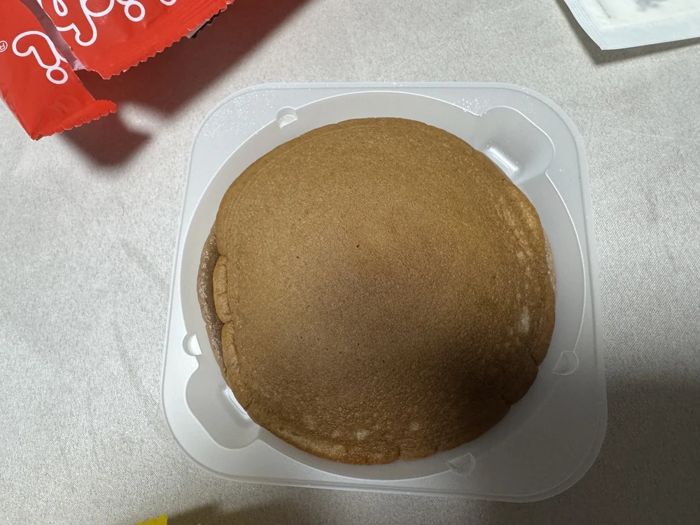 GS25 몬치치 라즈베리 초코모찌팬케이크 오픈 모습